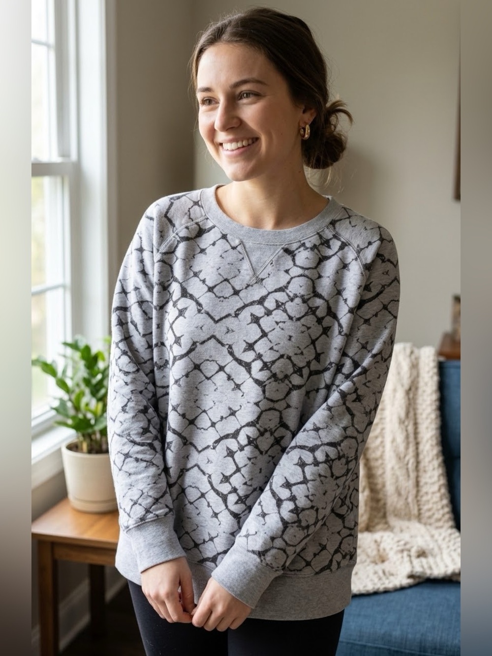The North Face Womens XL Printed French Terry Raglan Crewneck Sweatshirt Gray